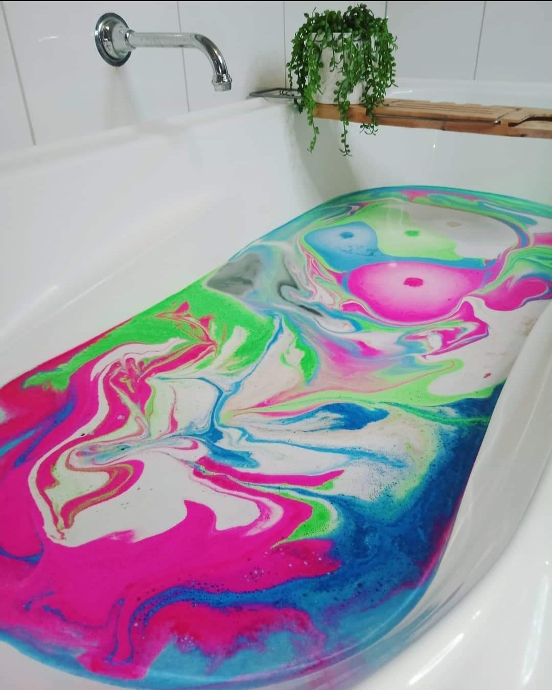 Bath shop bomb tub