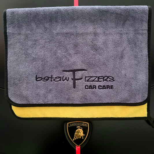 Microfibre drying/cleaning towel