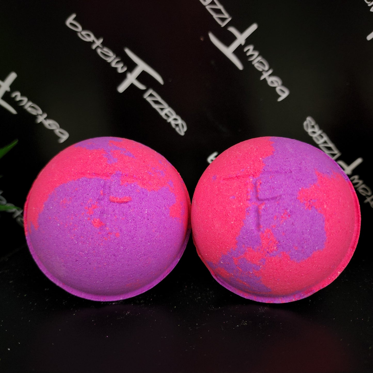 Raspberry Twists - Bath Bomb